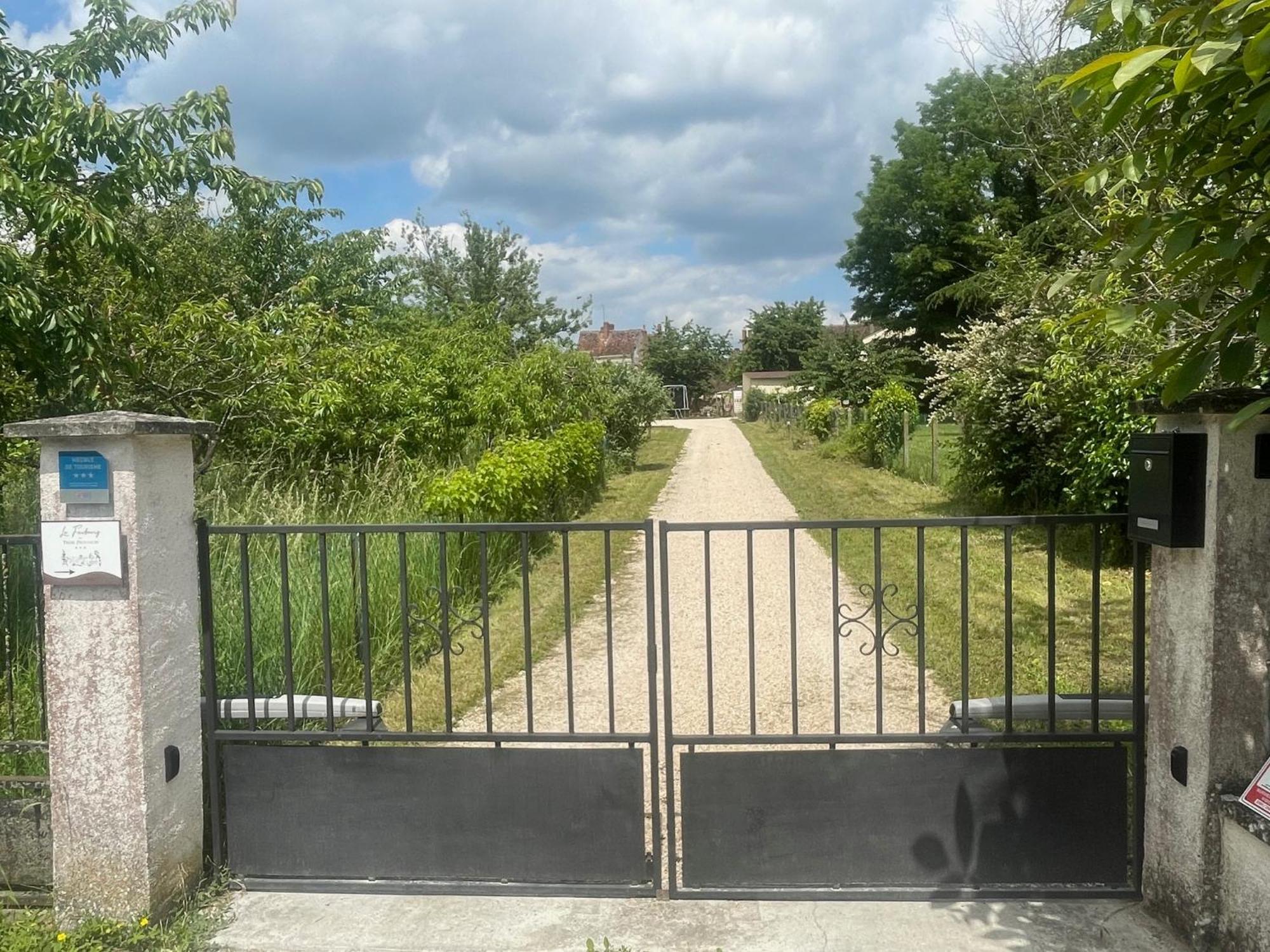 Apartamento Le Faubourg Des Trois Provinces, Zoo De Beauval Noyers-sur-Cher Exterior foto